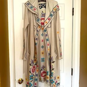 Johnny Was BIYA embroidered duster in RARE TAUPE!